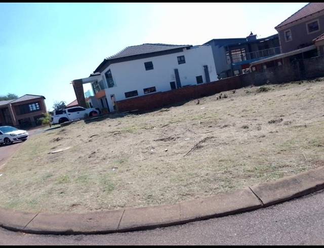 LAND FOR SALE IN THE ORCHARDS